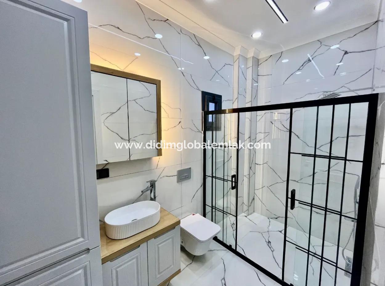 Didim Efeler Mahallesi'nde Lüks Villa