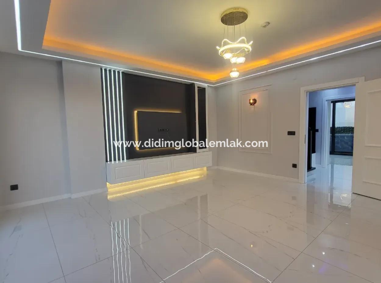 Villa Zu Verkaufen In Altinkum, Didim 4 In 1 Mit Pool