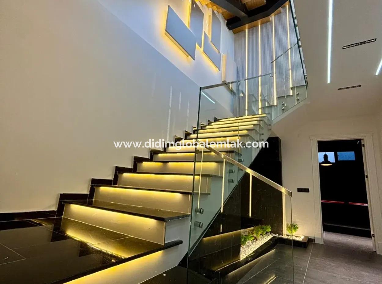 Detached Luxury Villa In Didim