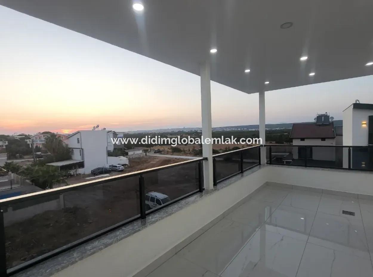 Villa For Sale In Altinkum, Didim 4 In 1 With Pool