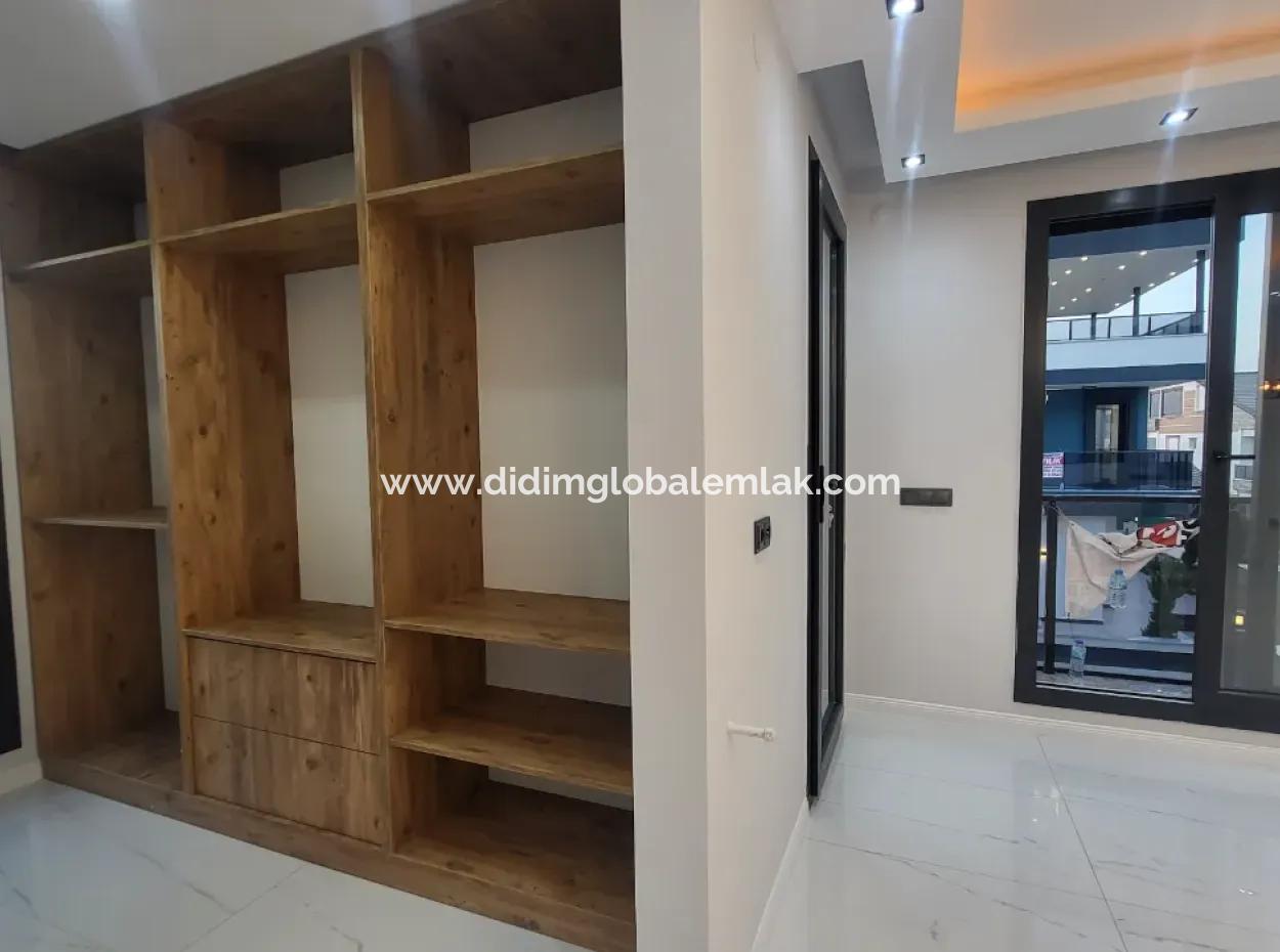 Villa For Sale In Altinkum, Didim 4 In 1 With Pool