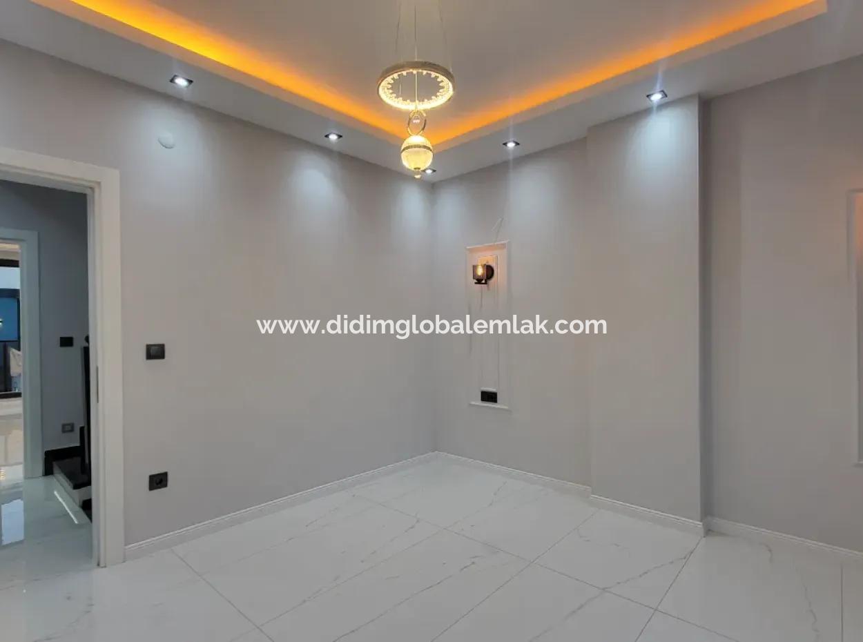 Villa For Sale In Altinkum, Didim 4 In 1 With Pool