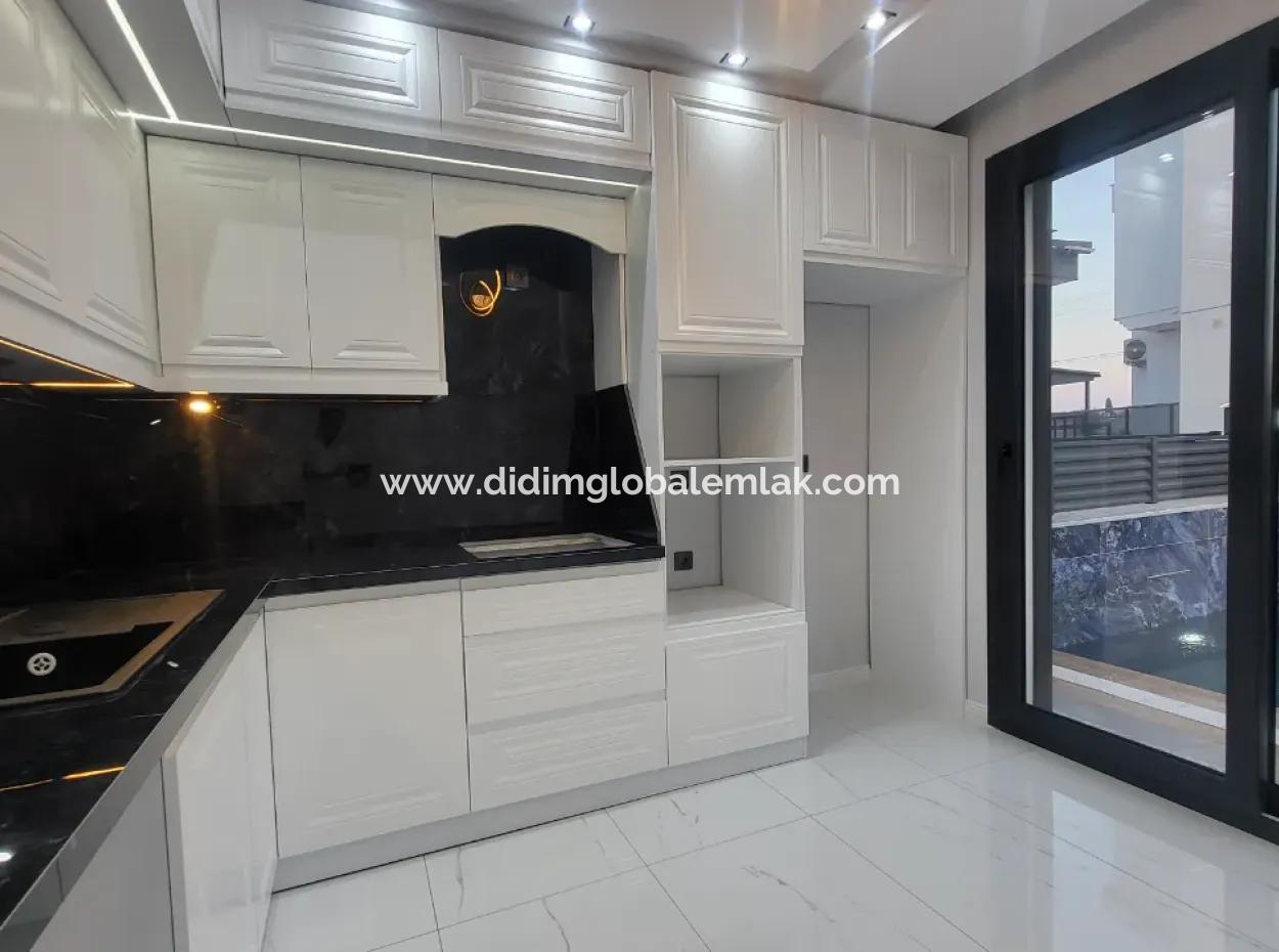 Villa For Sale In Altinkum, Didim 4 In 1 With Pool