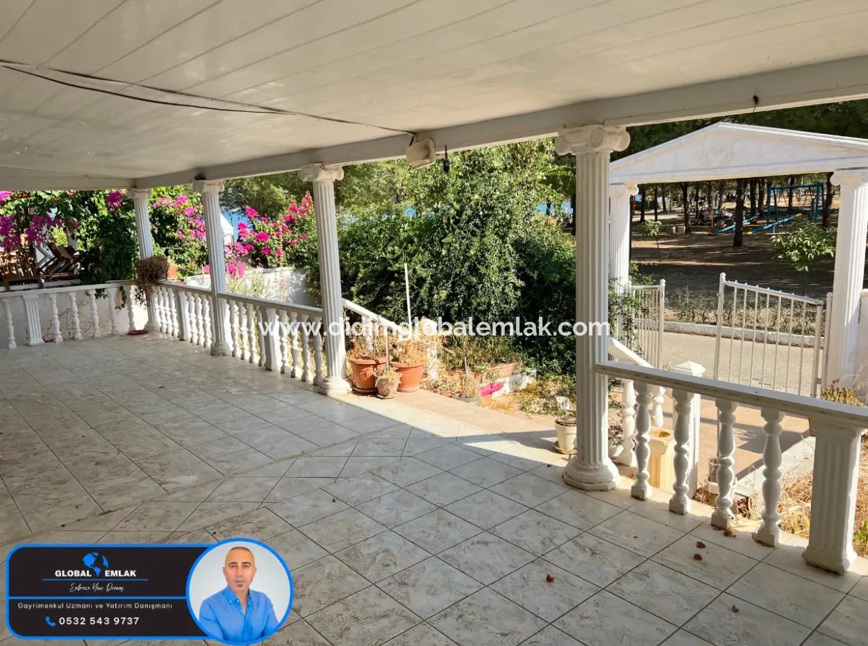 Didim Fevzipaşa, Mercimek Bölgesinde, Denize Sıfır Kocareis Sitesinde Satılık 3+1 Villa