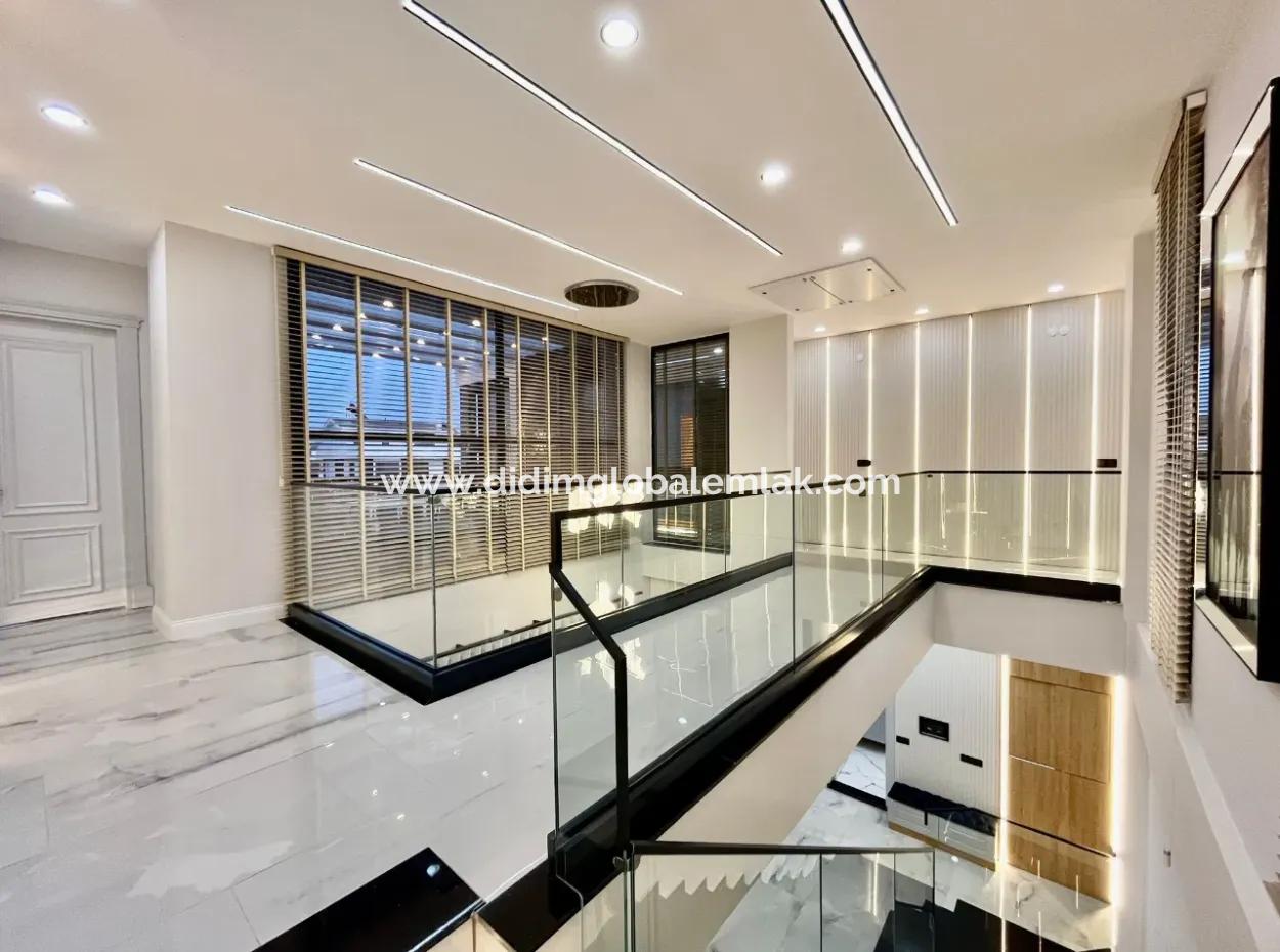 Didim Efeler Mahallesi'nde Müstakil Villa