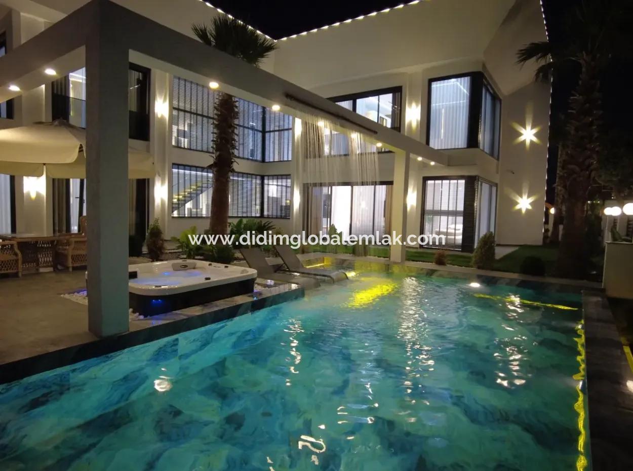 Didim'de Müstakil Lüks Villa