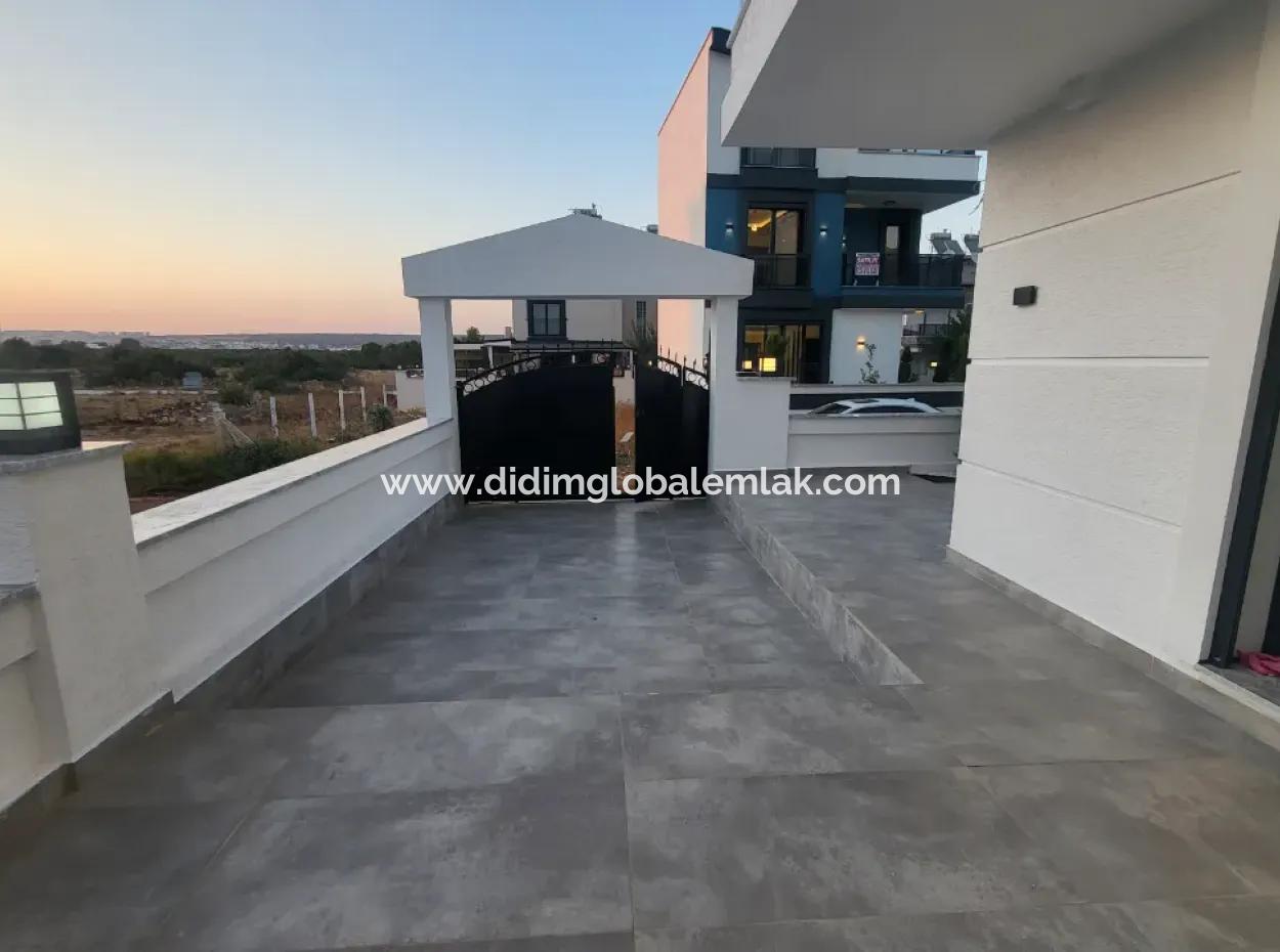 Didim Altınkum'da Satılık Villa 4+1 Havuzlu