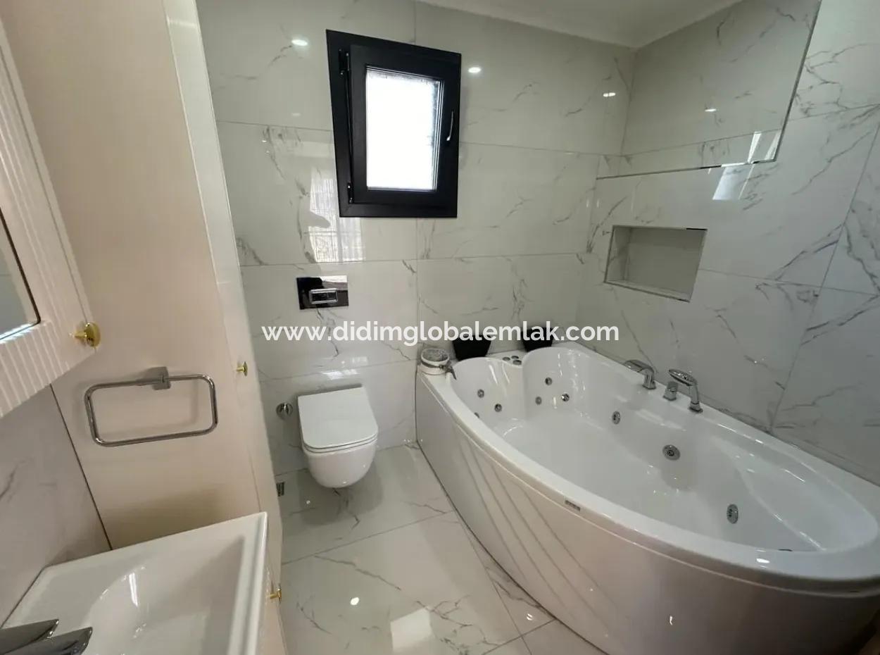 Didim Efeler'de 4+1 Full Eşyalı Havuz Müstakil Villa