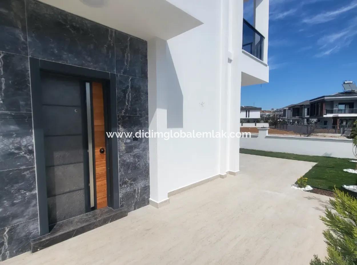 Didim'de Satılık Müstakil Villa Havuzlu 3+1