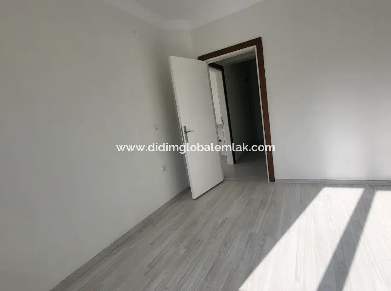 Didim Çarşı Merkezde 1+1 Daire Satilik