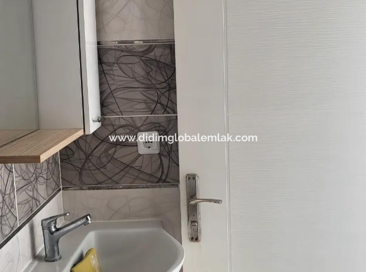 Didim Çarşı Merkezde 1+1 Daire Satilik