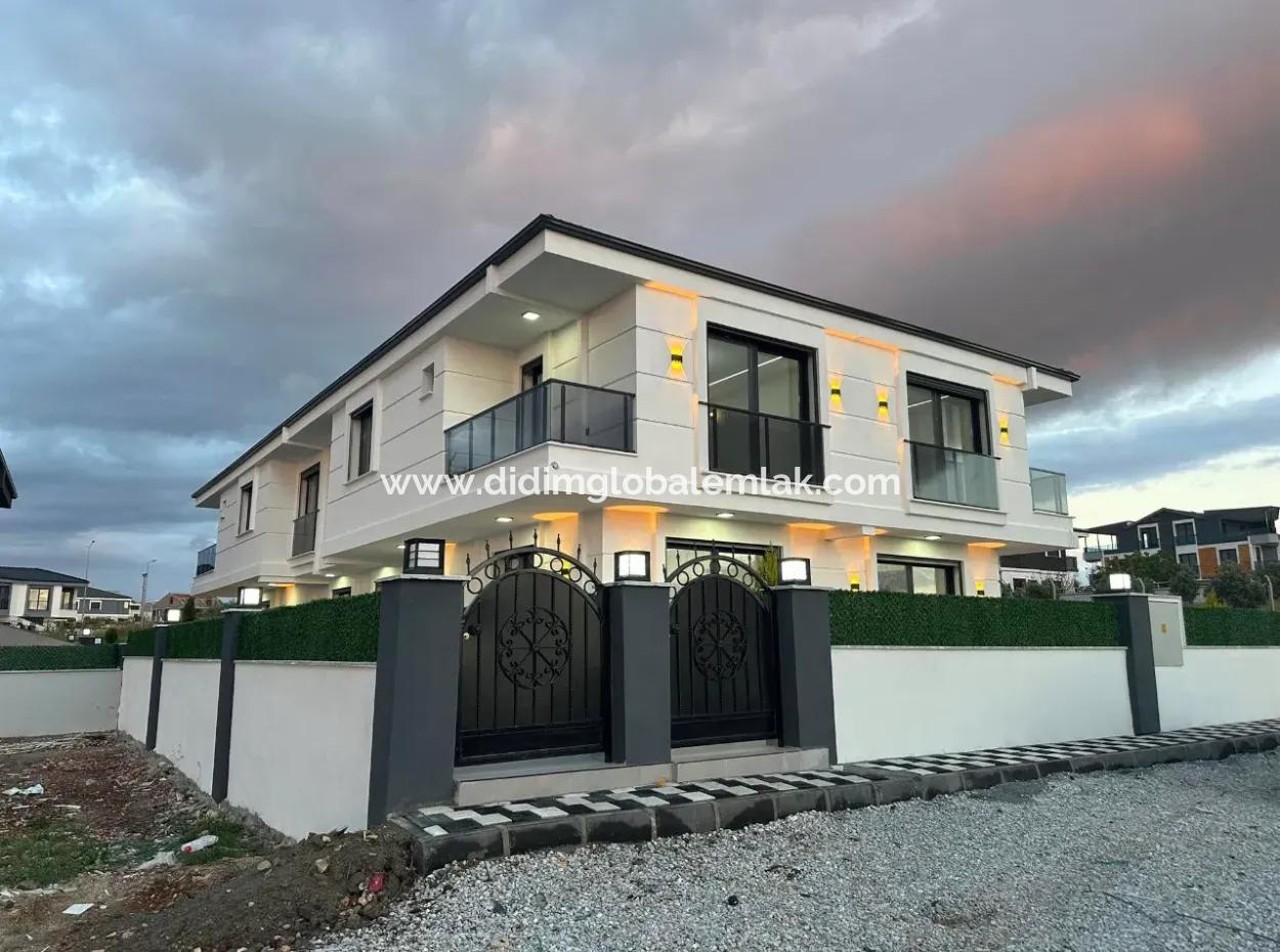 Didim Hisar Mahallesinde Satılık 3+1 Ayrı Mutfak Villalar
